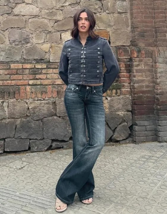 Расклешенные джинсы свободного кроя- Заказать в России