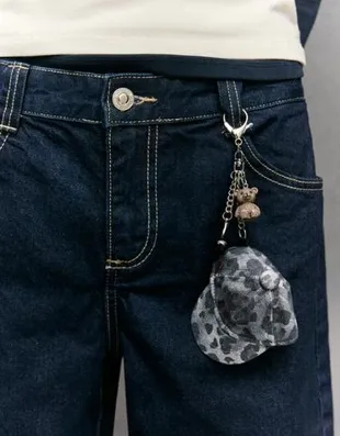 Брелок «кепка»- Заказать в России