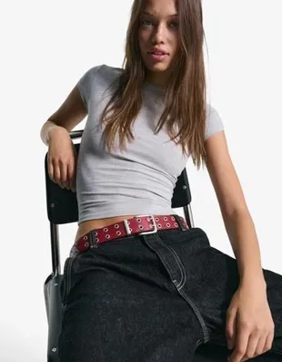 Ремень из искусственной кожи с заклепками