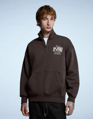 Bershka Толстовка на молнии с принтом на воротнике