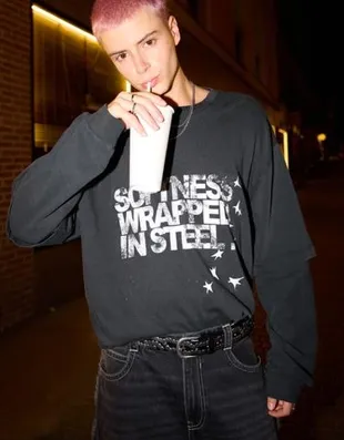 Футболка с принтом и двойными рукавами- Заказать в России