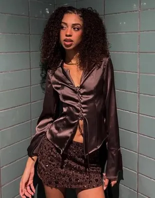 Сатиновая рубашка со шнуровкой- Заказать в России