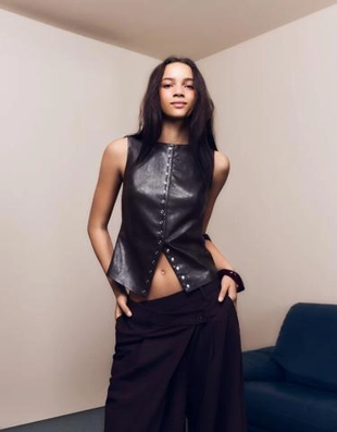 Bershka Топ из искусственной кожи с заклепками