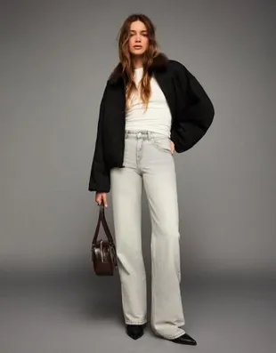 Джинсы прямого кроя с широкими штанинами- Заказать в России