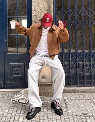 Бейсболка с вышивкой BERSHKA