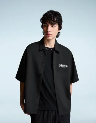 Рубашка геометрического кроя приталенная с вышивкой- Заказать в России