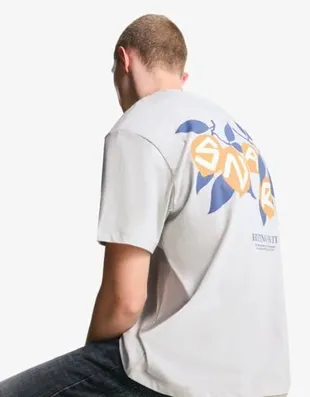 Футболка с коротким рукавом и принтом