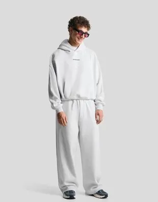 Объемные брюки свободного кроя