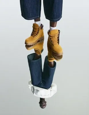 Ботинки с объемной мягкой деталью- Заказать в России