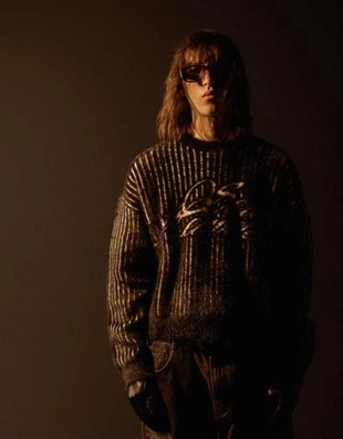 Bershka Свитер из искусственного меха с принтом