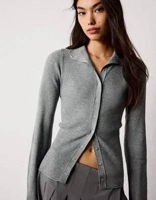 Кардиган с петельками и застежками на крючок- Заказать в России