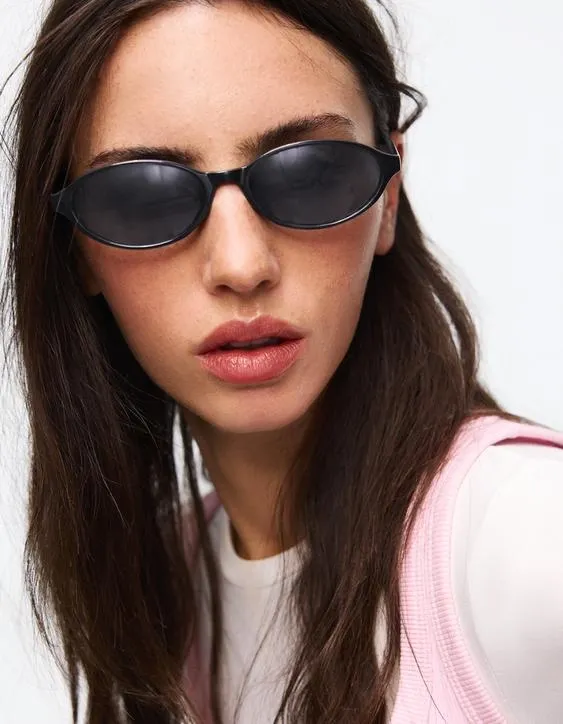 Солнцезащитные очки в овальной пластиковой оправе- Заказать в России