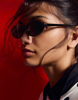 Bershka Солнцезащитные очки в овальной пластиковой оправе