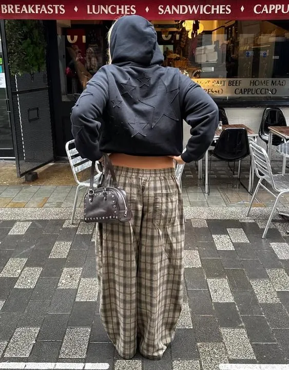 Худи на молнии с капюшоном и вышивкой