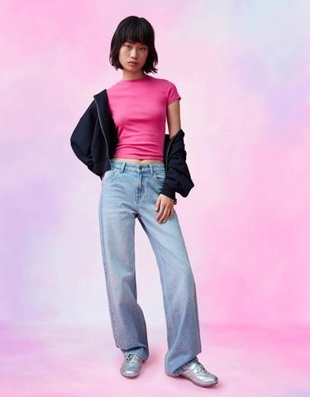 Bershka Джинсы прямого кроя с широкими штанинами, высокой посадкой и стразами купить с доставкой.