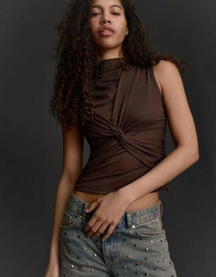 Bershka Топ из полупрозрачной ткани без рукавов купить с доставкой.