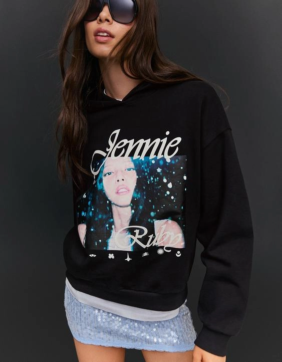 Bershka Худи JENNIE RUBY с капюшоном и принтом