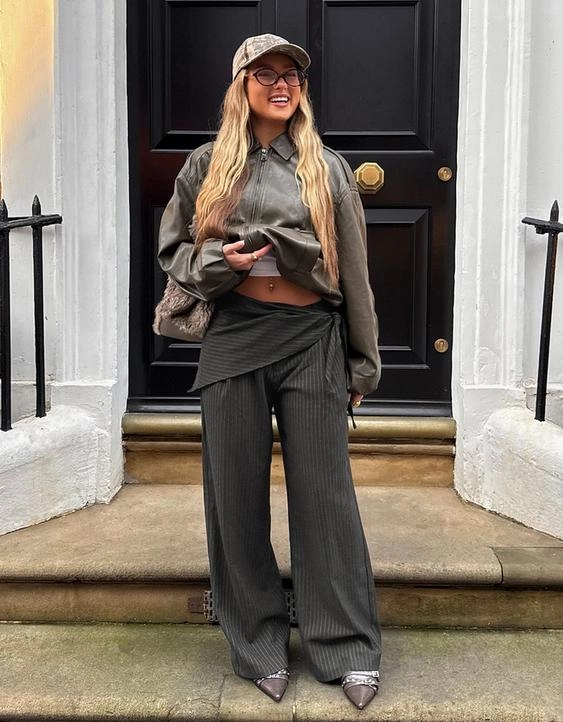 Брюки приталенного кроя с платком- Заказать в России