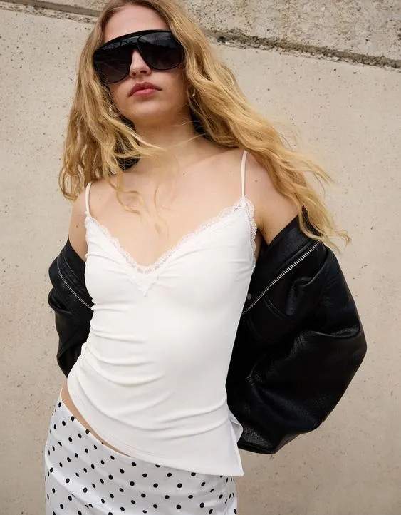 Топ на бретелях с кружевом- Заказать в России