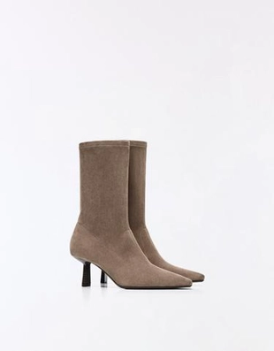 Bershka FITTED KITTEN HEEL ANKLE BOOTS купить с доставкой.