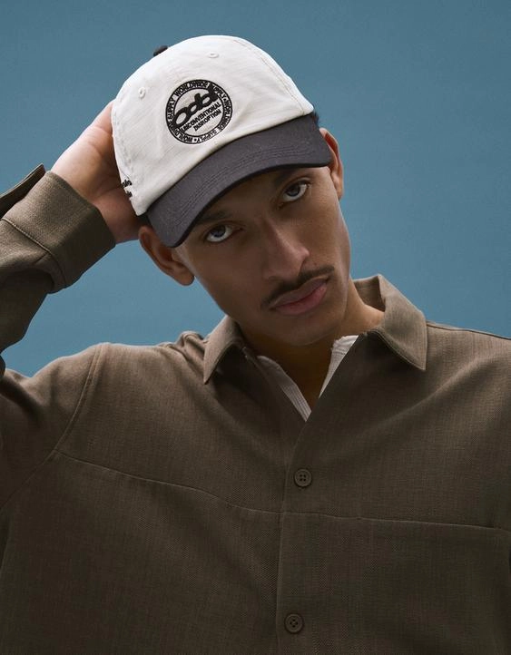 Bershka Кепка с вышивкой