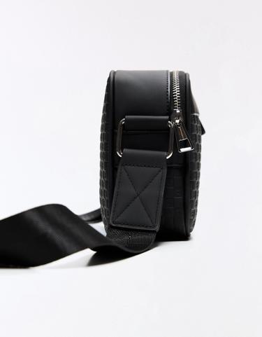 Bershka Сумка с длинным ремнем и монограммой купить с доставкой.