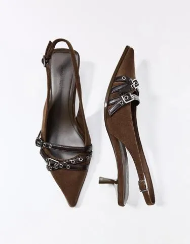 Босоножки на среднем тонком каблуке с пряжками