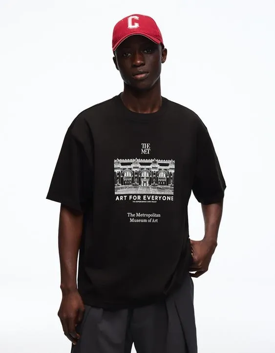 Футболка с короткими рукавами с принтом The Met- Заказать в России