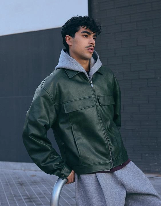 Bershka Куртка геометрического кроя из искусственной кожи