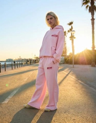 Bershka Брюки из мягкой ткани свободного кроя с принтом