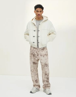 Bershka Джинсы свободного кроя с текстурным принтом