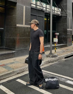 Bershka Джинсы очень свободного кроя