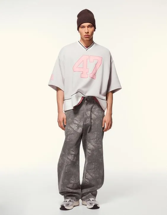 Брюки свободного кроя с принтом- Заказать в России