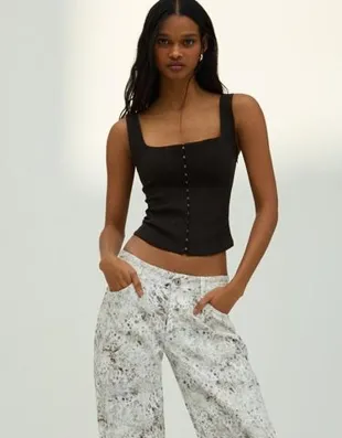 Топ из бенгалина на бретелях