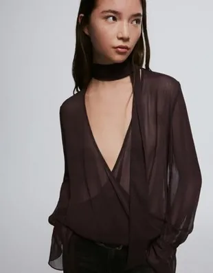 Bershka Блуза с длинными рукавами и шарфом с запахом