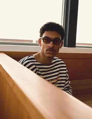 Солнцезащитные очки в пластмассовой оправе- Заказать в России