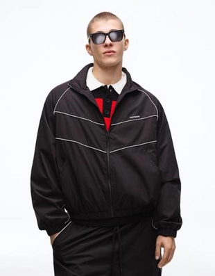 Куртка из высокотехнологичной ткани