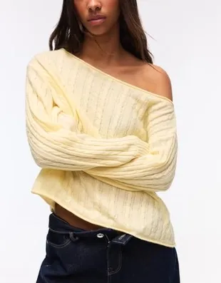 Свитер с узором «косы»