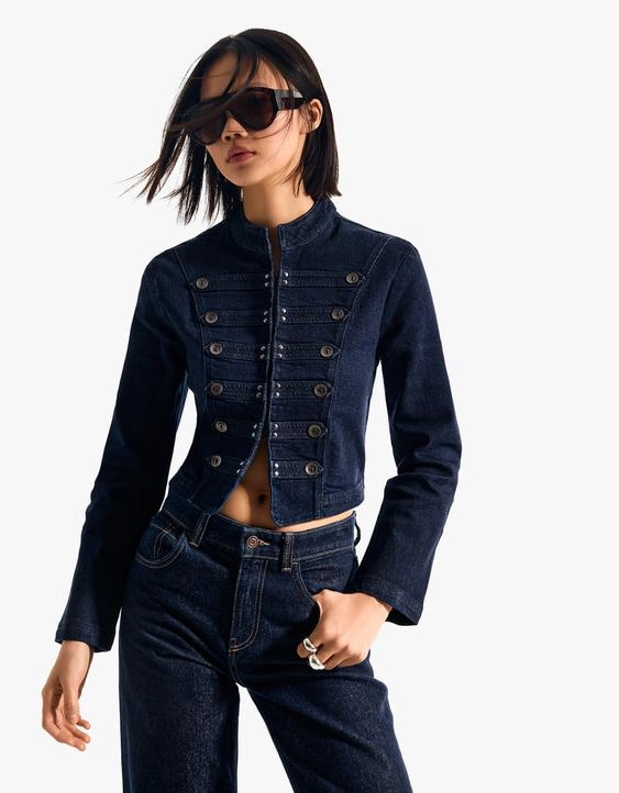 Bershka Джинсовая куртка на пуговицах спереди