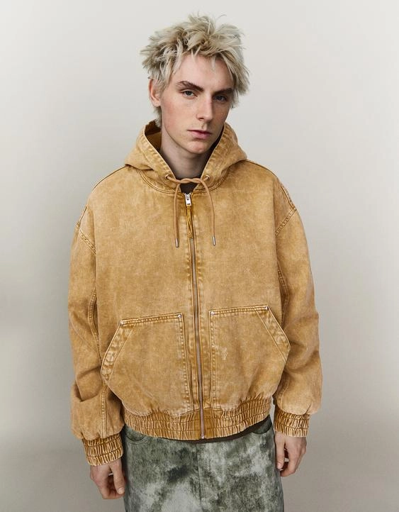 Bershka Стеганая куртка на молнии с капюшоном