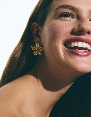 Bershka Серьги «цветок» купить с доставкой.