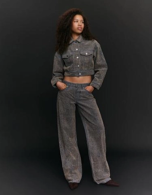 Bershka Джинсы прямого кроя с низкой посадкой и рельефной текстурой