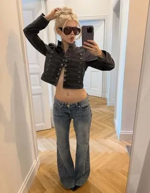 Джинсы свободного кроя клеш с низкой посадкой- Заказать в России