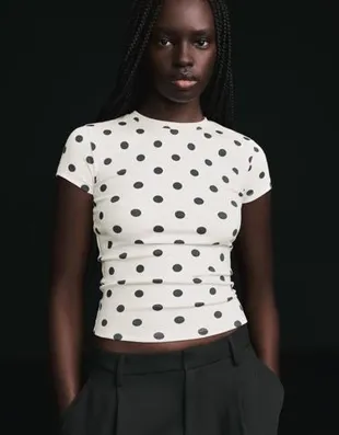 Футболка с короткими рукавами и круглым вырезом- Заказать в России