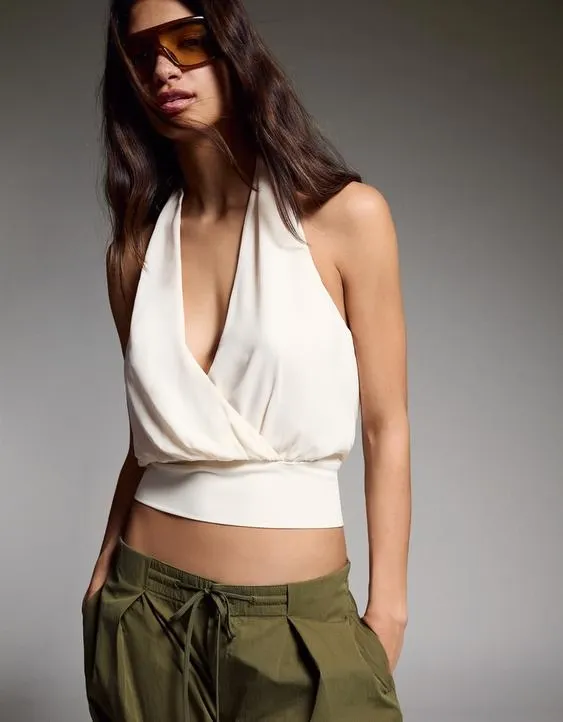 Топ с запахом и горловиной халтер- Заказать в России