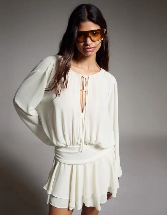 Мини-платье с расклешенной юбкой и поясом- Заказать в России