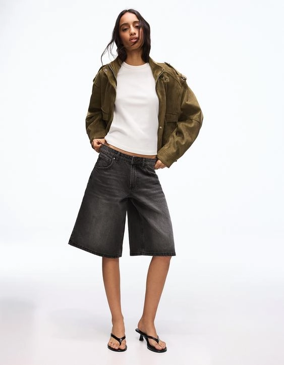 Bershka Джинсовые шорты свободного кроя