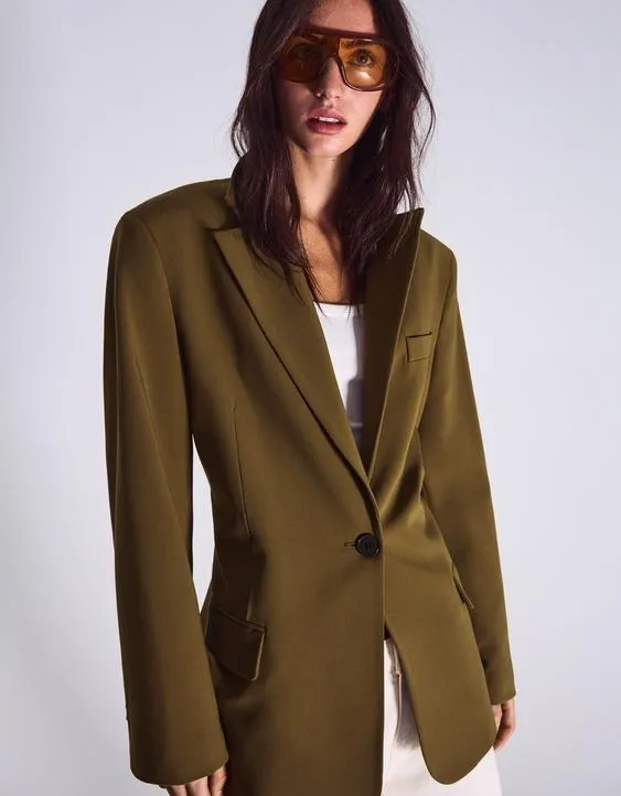 Блейзер с пряжкой сзади- Заказать в России