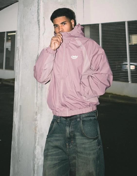 Bershka Куртка из высокотехнологичной ткани с капюшоном