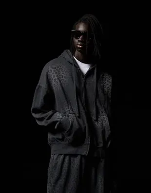 Худи на молнии с капюшоном и принтом